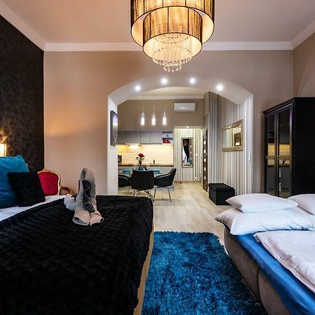Center Of The Center, The Grand Deluxe Apartment Будапеща Екстериор снимка