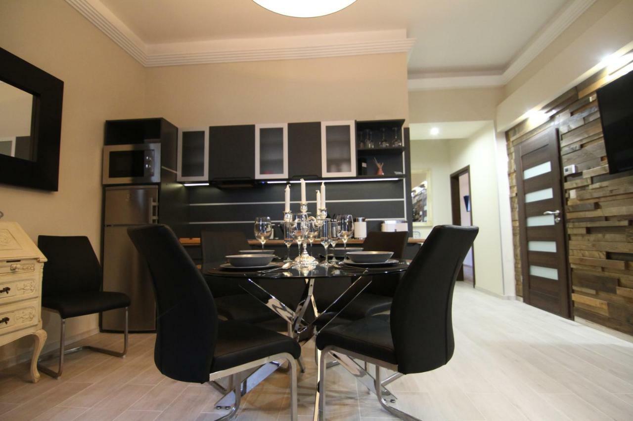 Center Of The Center, The Grand Deluxe Apartment Будапеща Екстериор снимка